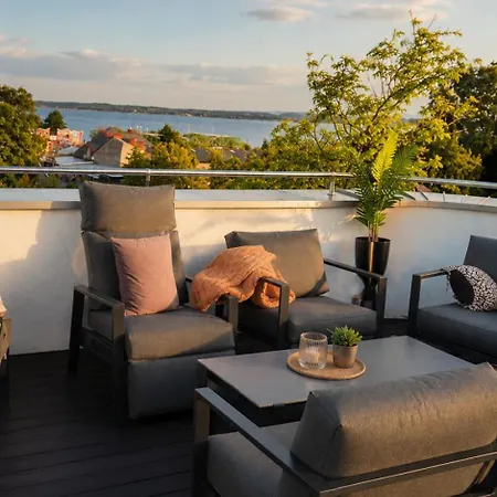 Platinum Penthouse *