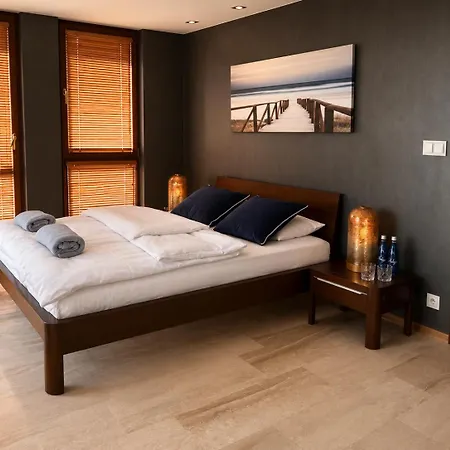 Platinum Penthouse Apartment *