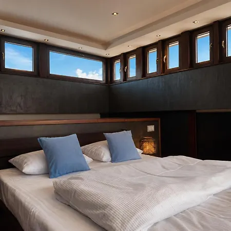 Platinum Penthouse Apartment *